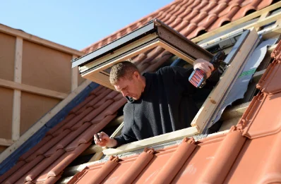 Pose de fenêtres de toit Velux à Leyr